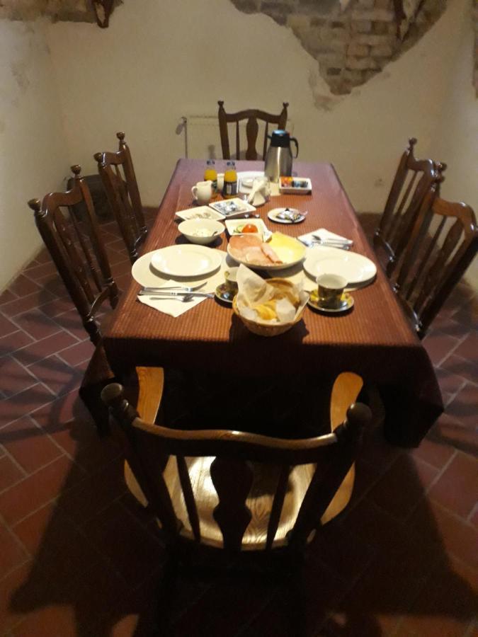 Dwor Strzyzew Bed & Breakfast Zelazowa Wola Exterior foto